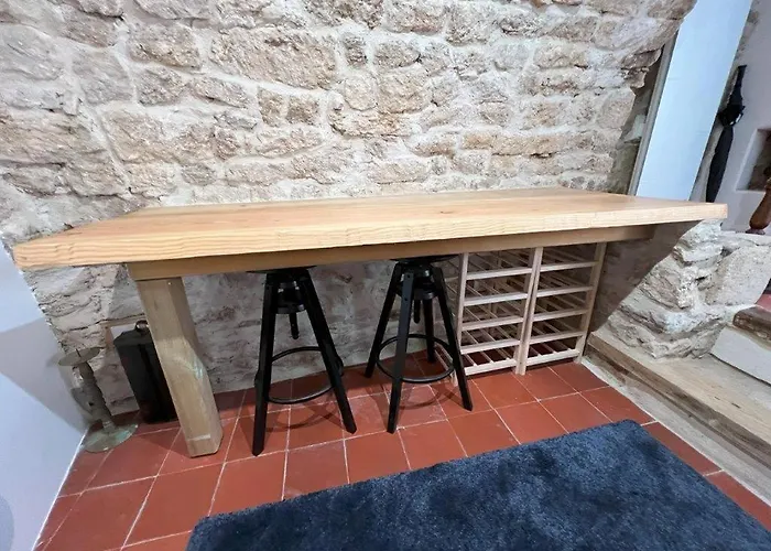 Dom wakacyjny Authentic Maison In Old Town *