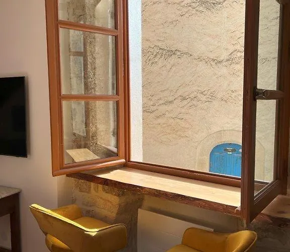 Authentic Maison In Old Town Feriehus Forcalquier